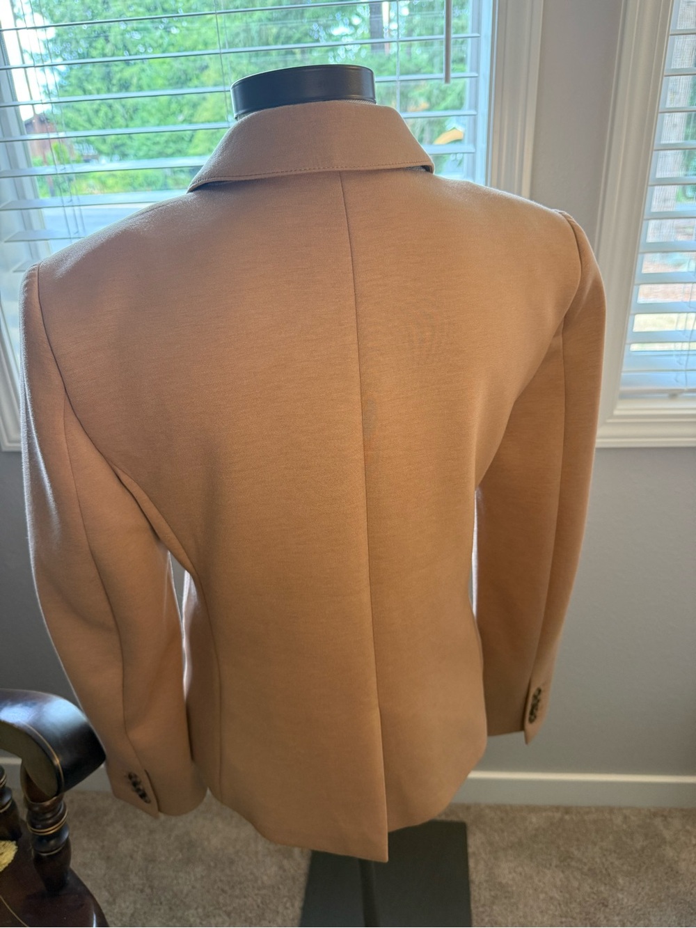 Ann Taylor Women's Light Beige Tailored Blazer Jacket - Picture 3 of 8